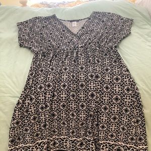 Beautiful black and white dress worn once size 3X